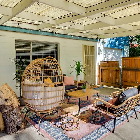 Updated Tacoma Home With Fire Pit!